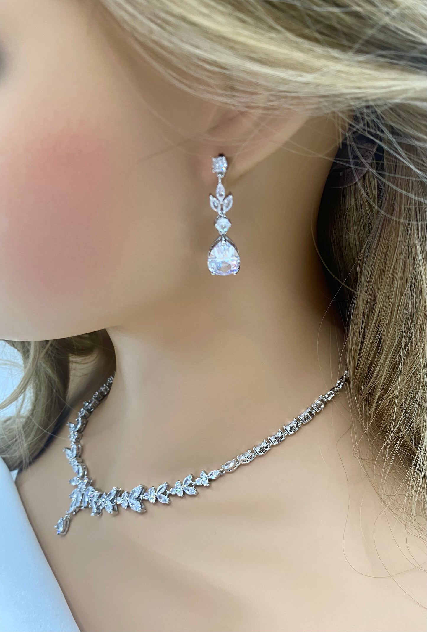 Ensemble de bijoux de mariage en cristal CZ, cadeau pour elle, collier de mariée, boucles d'oreilles en forme de larme et bracelet, bijoux en argent, ensemble de mariage, design de style feuille simple en argent, or et or rose