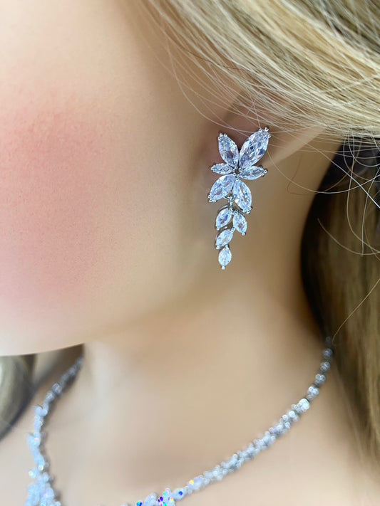 CZ Kristall Stern baumelnde Tropfen Ohrringe für die Braut oder Geschenk für Sie Hochzeitsohrringe in Silber, Gold und Roségold